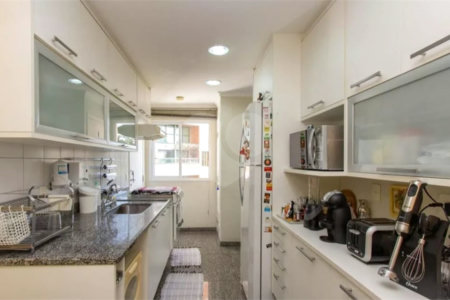 Apartamento à venda com 3 suítes em Paraíso do Morumbi, São Paulo, SP