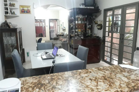 Sobrado à venda com 3 suítes em Vila Nivi, São Paulo, SP