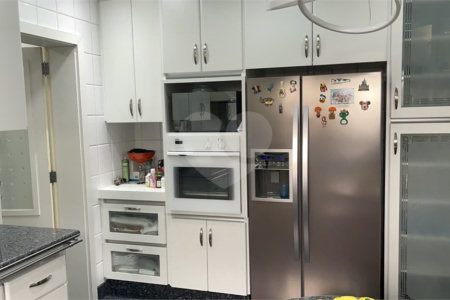 Apartamento com terraço 385m² 03 dormitórios sendo 2 suítes 5 vagas..Estuda Permuta.