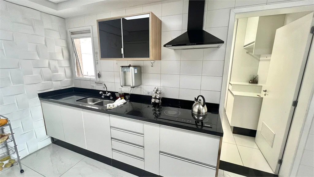 Apartamento à venda com 3 suítes em Jardim Monte Kemel, São Paulo, SP