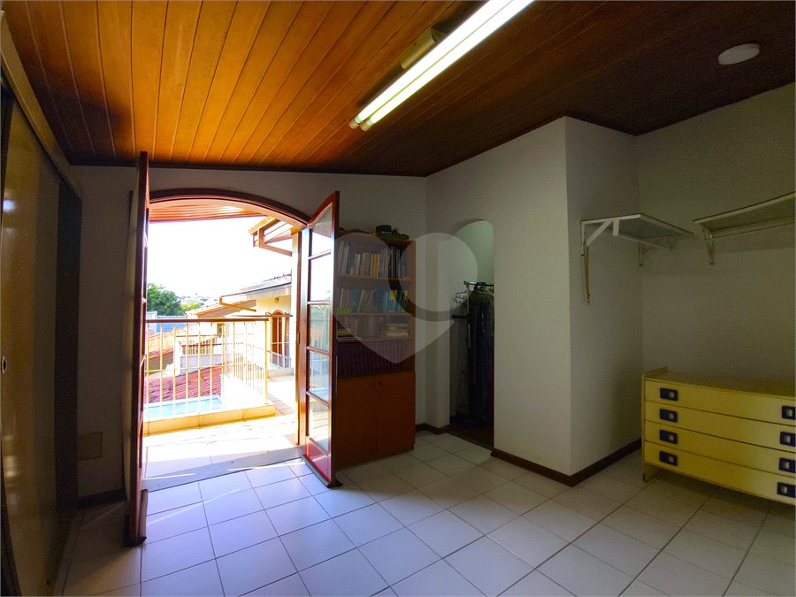 Casa à venda com 4 quartos, sendo 3 suítes,  no condomínio Village D'avignon, Sorocaba - SP