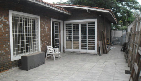 Sobrado à venda com 8 quartos, sendo 2 suítes,  em Campo Belo, São Paulo, SP
