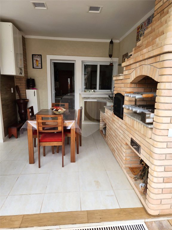 Casa à venda com 4 suítes no condomínio Pedra Grande, Atibaia - SP