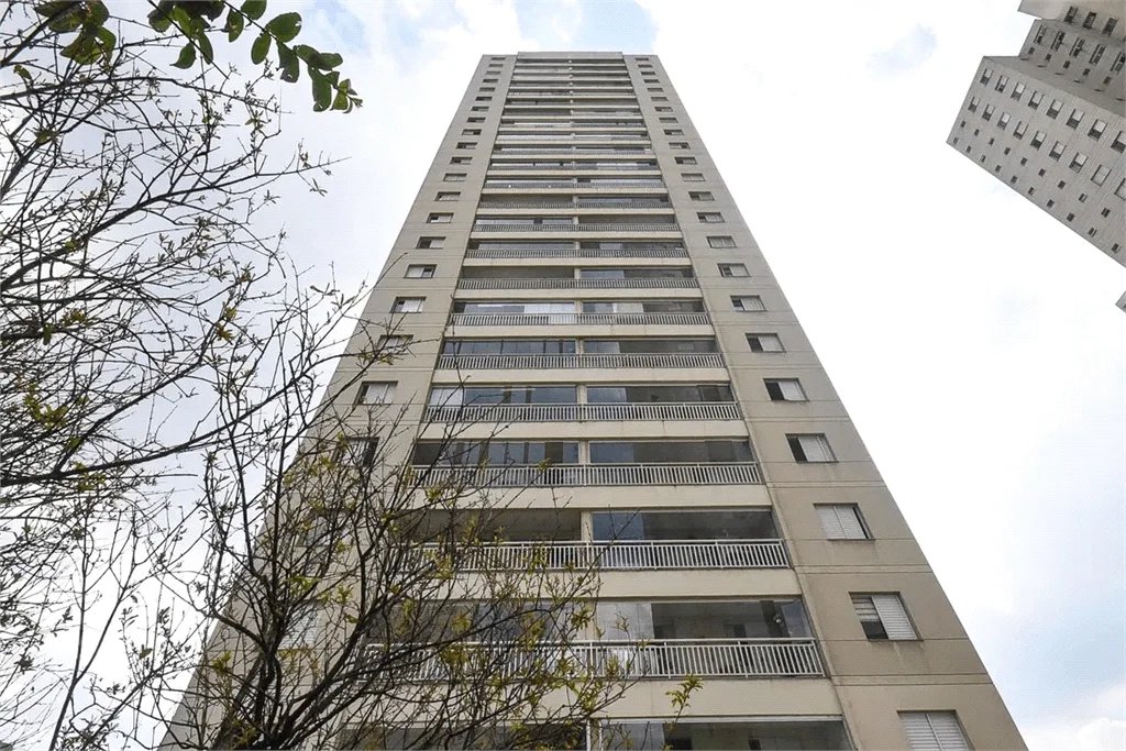 Apartamento à venda com 3 suítes em Lar São Paulo, São Paulo, SP