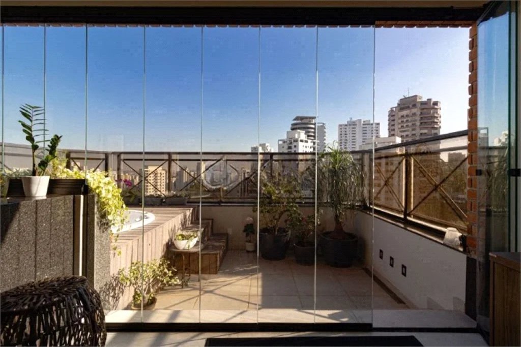 Apartamento à venda com 3 suítes em Jardim Parque Morumbi, São Paulo, SP