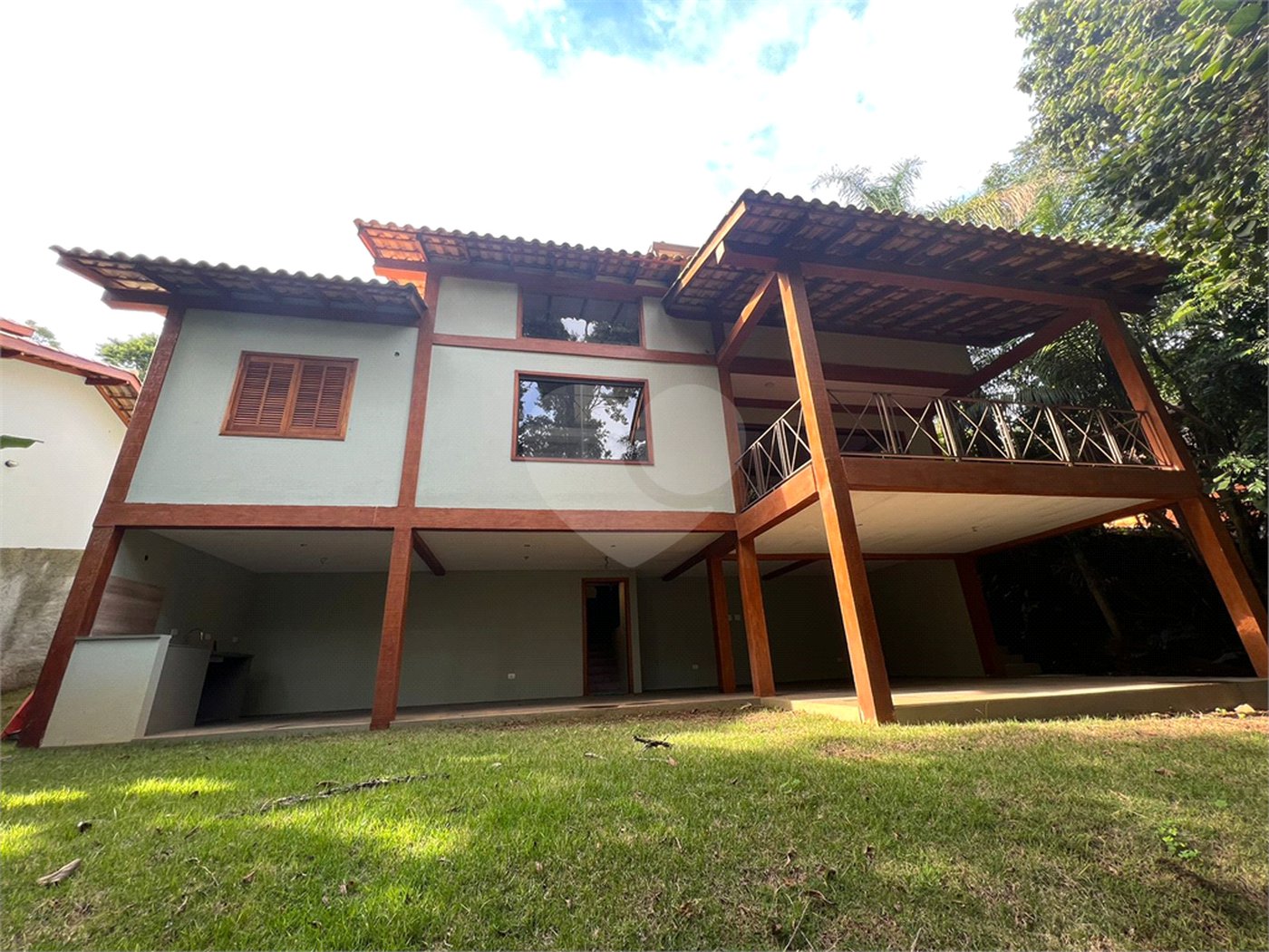 Sobrado à venda com 3 quartos, sendo 1 suíte,  em Serra da Cantareira, Mairiporã, SP