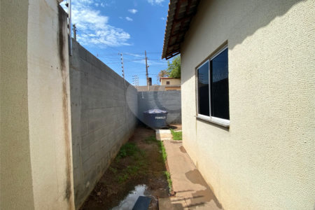 Casa Térrea à venda com 2 quartos em Petrópolis, Várzea Grande, MT