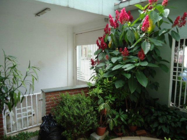 Sobrado à venda com 3 quartos, sendo 1 suíte,  em Jardim Leonor Mendes de Barros, São Paulo, SP