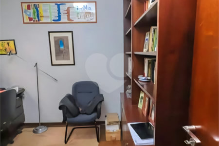 Sobrado à venda com 3 quartos, sendo 1 suíte,  em Vila Universitária, São Paulo, SP