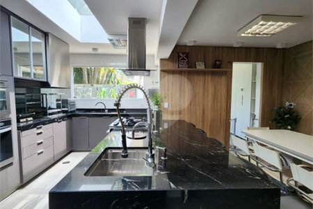 Casa à venda com 4 suítes em Vila Oliveira, Mogi das Cruzes, SP