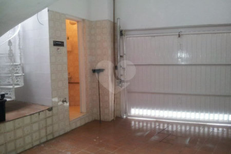 Casa à venda com 4 quartos, sendo 2 suítes, no condomínio Travessa Mário Antônio Correia,174, São Paulo - SP