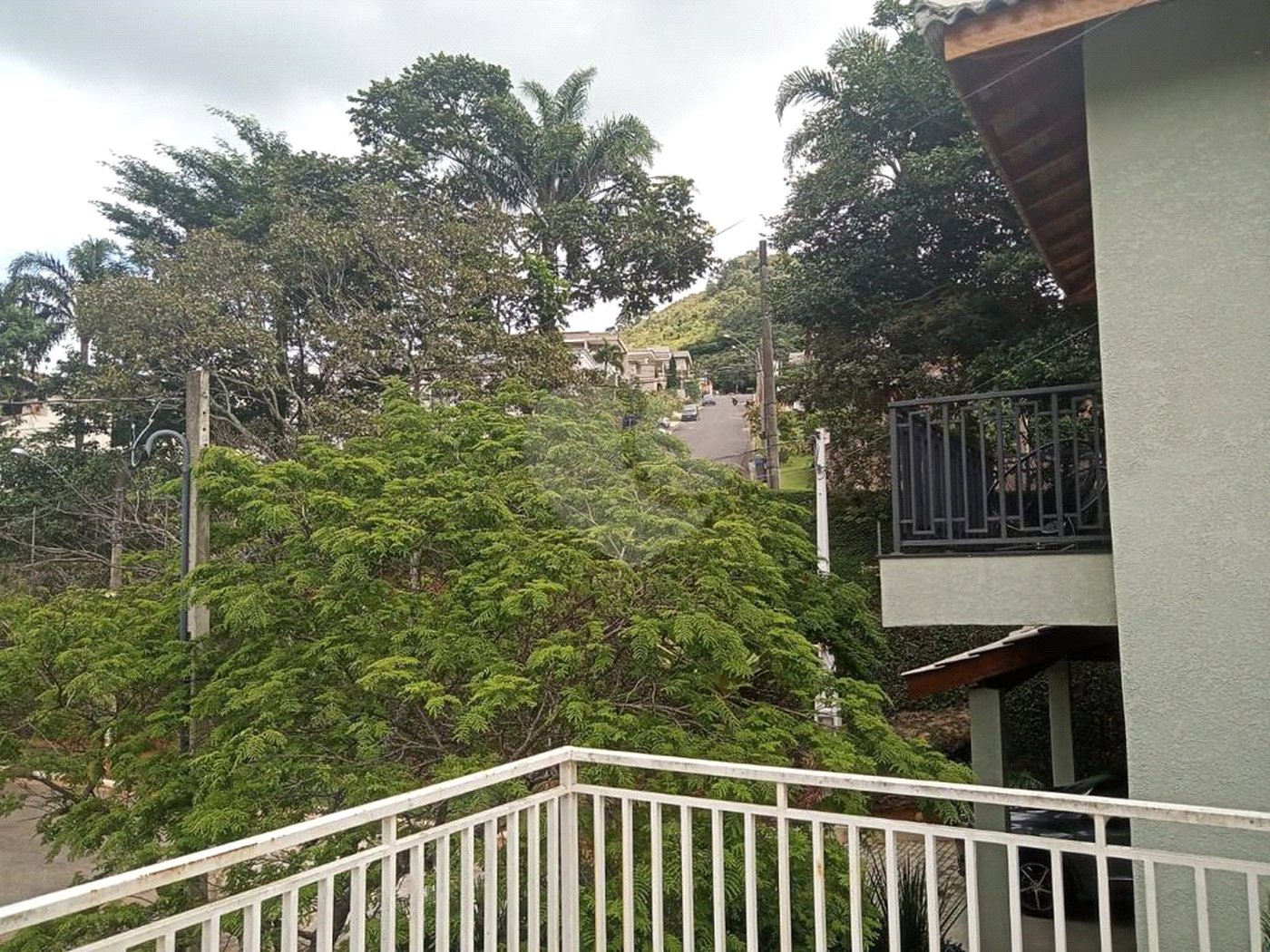 Casa à venda com 4 quartos, sendo 3 suítes, no condomínio Refúgio do Sauá I, Atibaia - SP