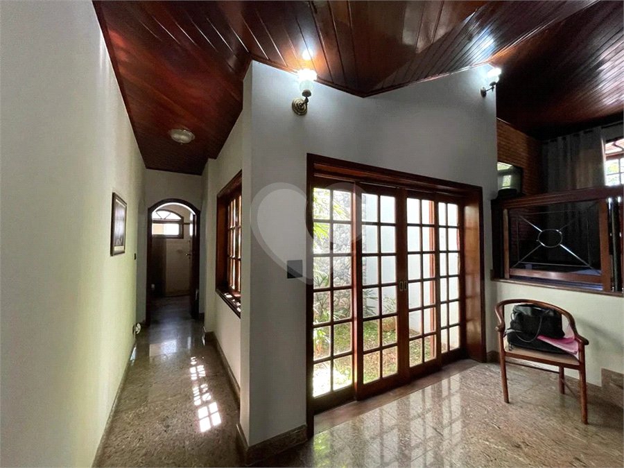 Casa à venda com 6 quartos, sendo 1 suíte, no condomínio Granja Olga I, Sorocaba - SP