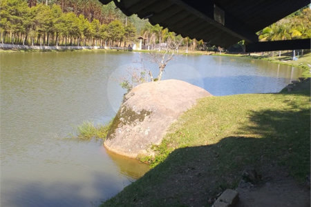 Sítio à venda com 4 quartos, sendo 1 suíte,  em Cruz das Almas, Biritiba-mirim, SP