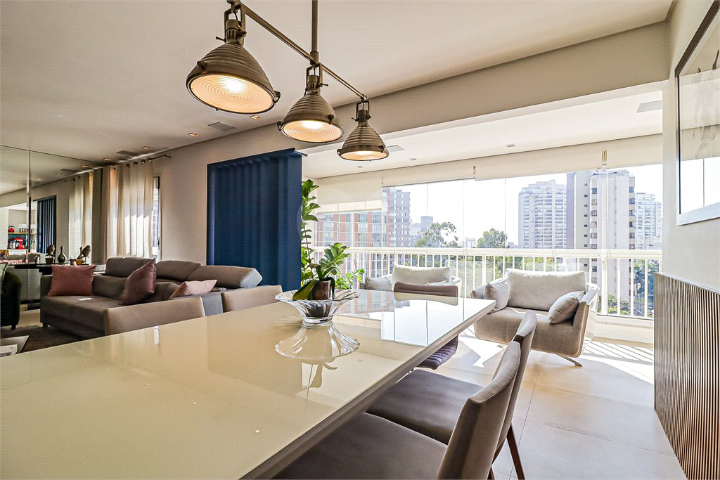 Apartamento à venda com 3 suítes em Vila Mariana, São Paulo, SP
