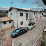 Casa à venda com 3 quartos, sendo 1 suíte, no condomínio Residencial Marchant Buarque, Atibaia - SP