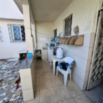 Ó TIMO CASA COM 3 QUARTOS E TERRAÇO EM CONTOMINIO FECHADO