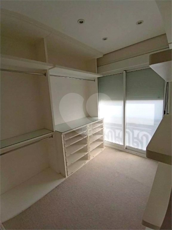 Casa à venda com 3 suítes no condomínio Solares Vila Europa, São Paulo - SP