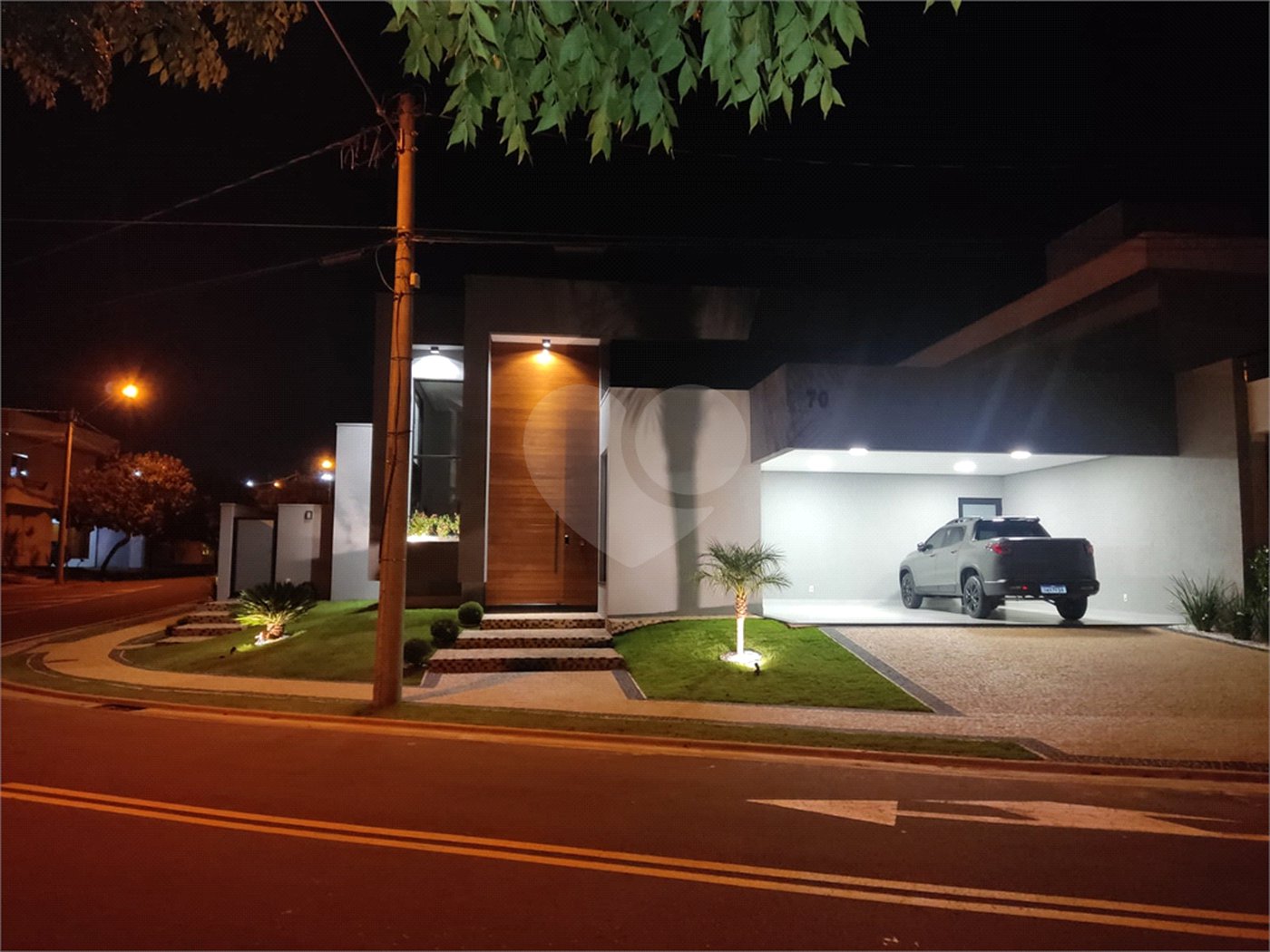 Casa para venda no condomínio de alto padrão Damha III,