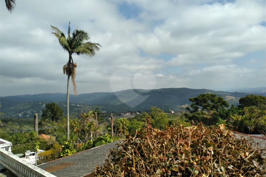 Casa à venda com 5 quartos, sendo 3 suítes, em Serra da Cantareira, Mairiporã, SP