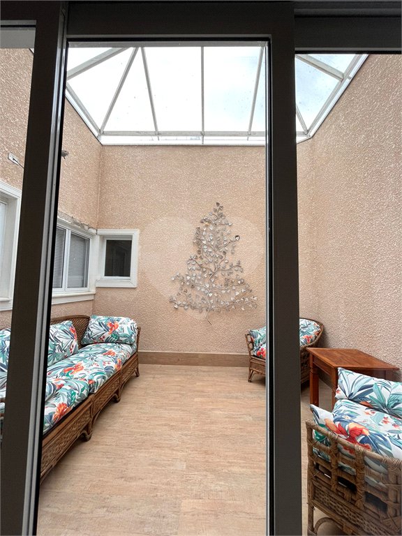 Casa à venda com 5 quartos, sendo 4 suítes,  no condomínio Terras de Santa Clara, Jacareí - SP