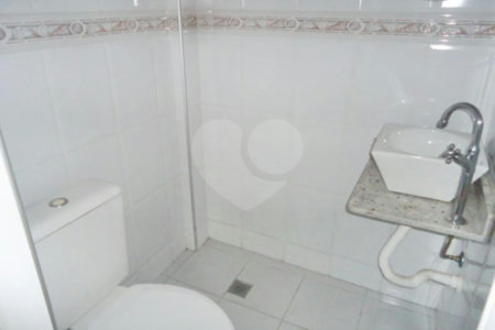 Sobrado à venda com 3 quartos, sendo 1 suíte, em Vila Constança, São Paulo, SP