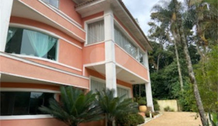 Casa à venda com 4 suítes no condomínio Parque Imperial da Cantareira, Mairiporã - SP