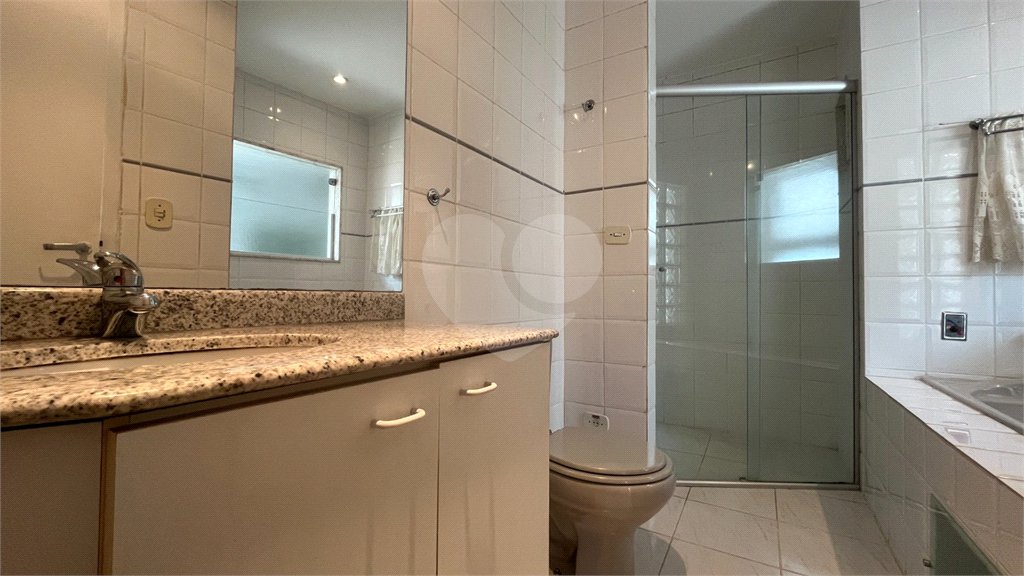 Cobertura à venda com 3 quartos, sendo 2 suítes,  em Vila Ipojuca, São Paulo, SP