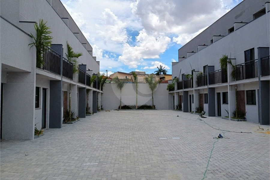 Casa à venda com 2 quartos no condomínio Vila Davos 2, São Paulo - SP