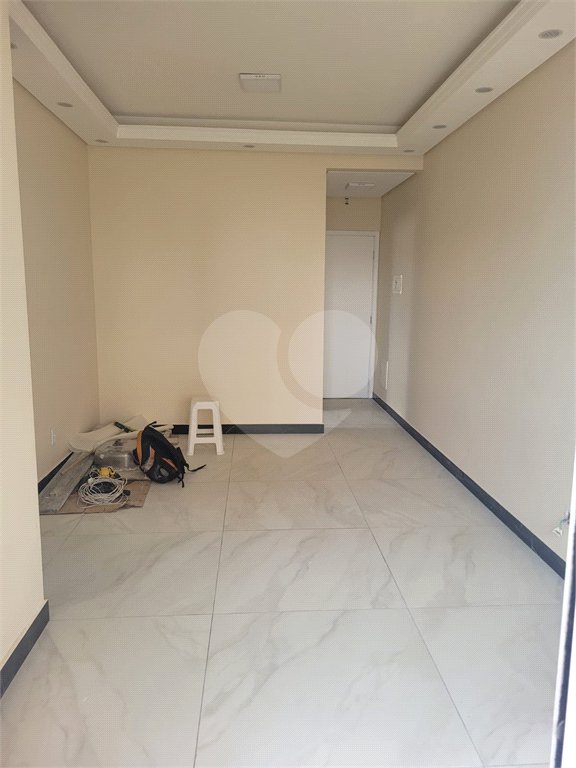 Apartamento à venda com 3 quartos, sendo 1 suíte, em Conjunto Residencial Irai, Suzano, SP