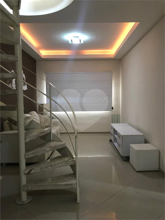 Casa à venda com 5 quartos, sendo 3 suítes, no condomínio Mansões da Prata, Rio de Janeiro - RJ