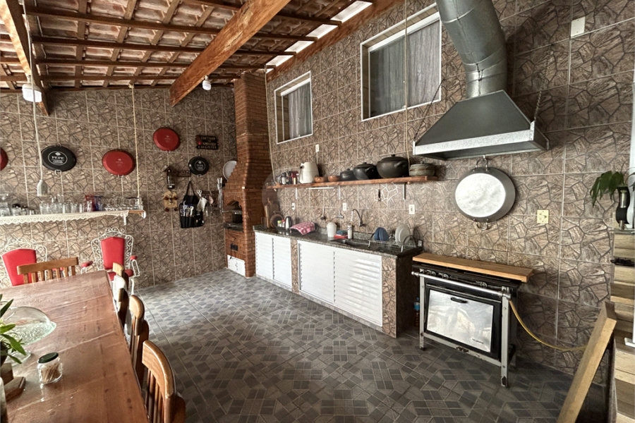 Sobrado à venda com 3 quartos em Tremembé, São Paulo, SP