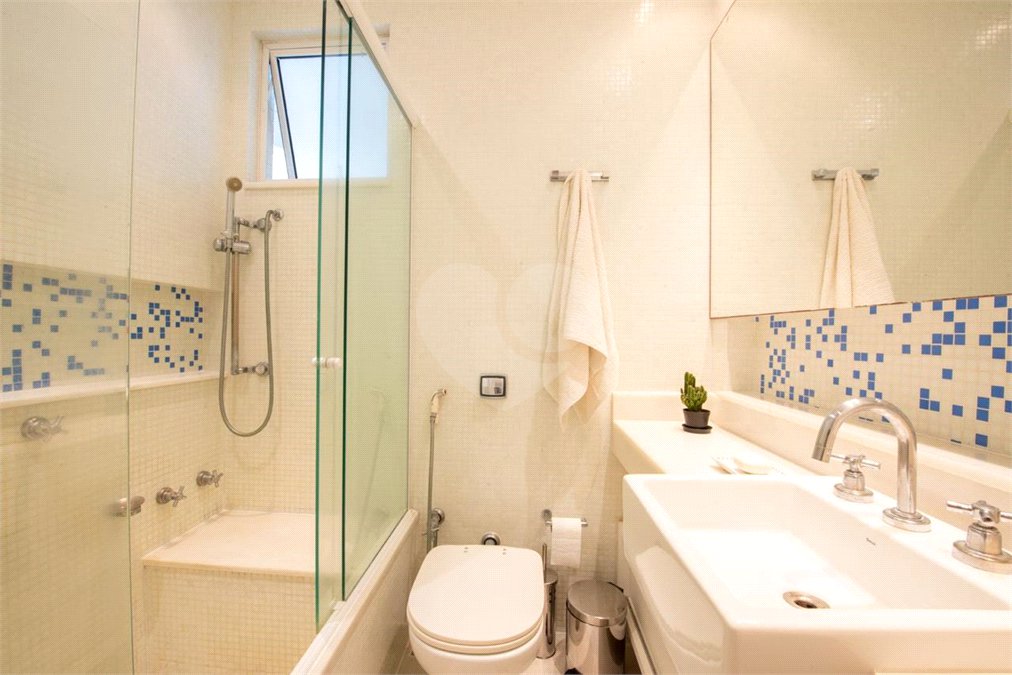 Apartamento à venda com 3 quartos, sendo 1 suíte, em Leme, Rio de Janeiro, RJ
