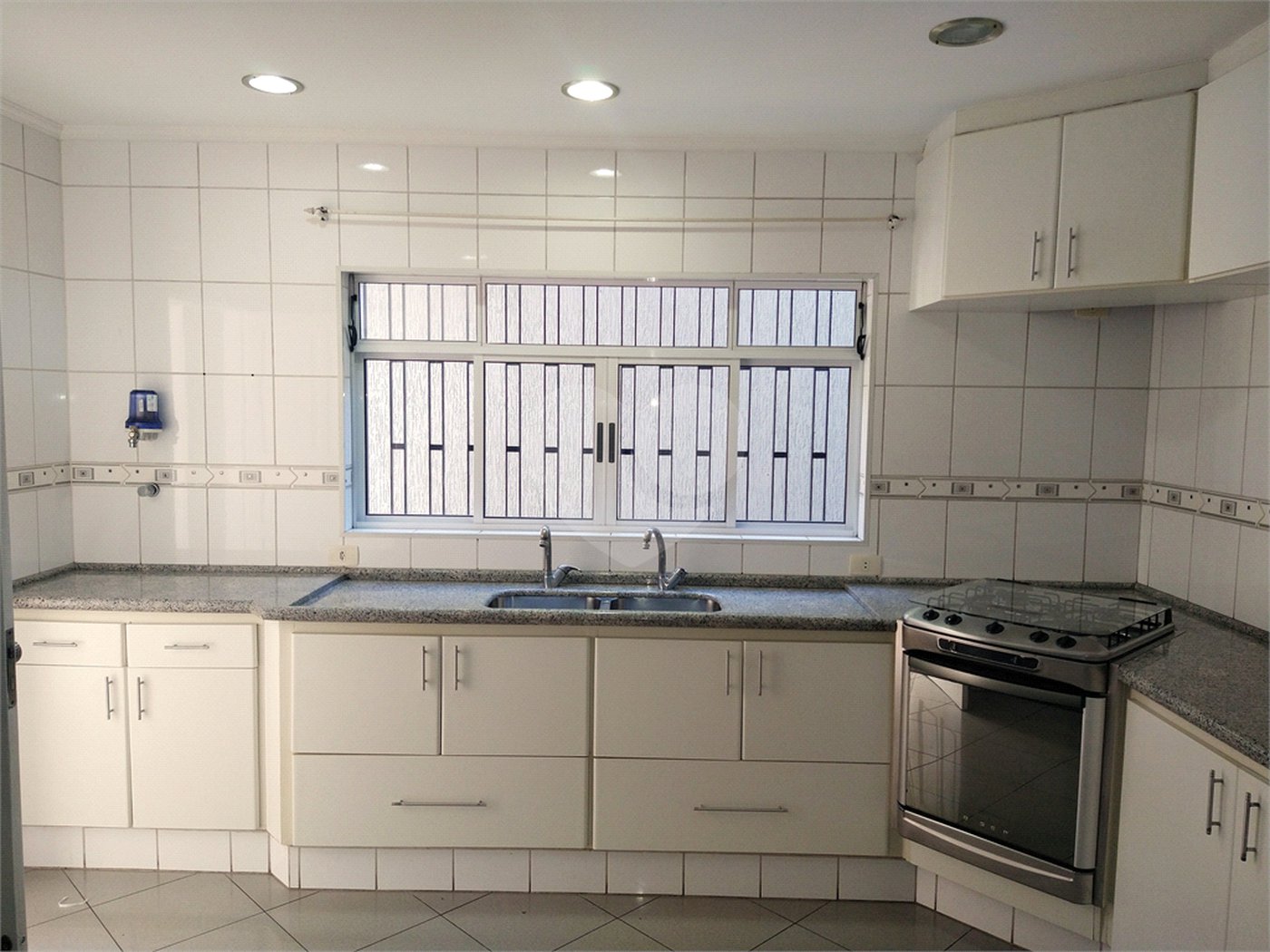 Sobrado à venda com 3 quartos em Chora Menino, São Paulo, SP