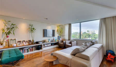 Apartamento à venda com 4 quartos, sendo 1 suíte,  em Santo Amaro, São Paulo, SP