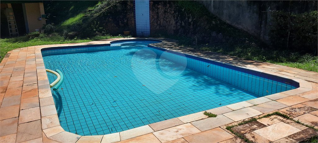 Casa à venda com 4 quartos, sendo 1 suíte, no condomínio Parque Imperial da Cantareira, Mairiporã - SP