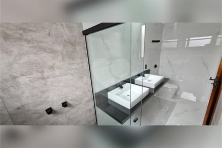 Casa à venda com 3 quartos, sendo 1 suíte, no condomínio Horto Florestal Villagio, Sorocaba - SP