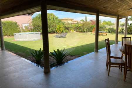 Casa à venda com 4 quartos, sendo 3 suítes, no condomínio Primavera, Salto - SP