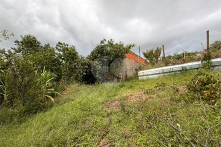 Chácara à venda com 3 quartos, sendo 1 suíte, no Centro, Araçoiaba da Serra, SP