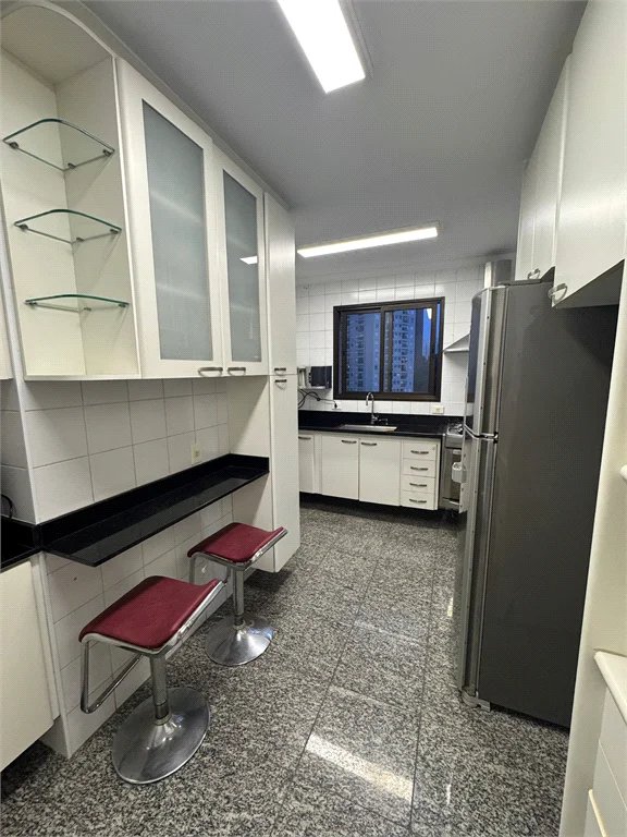 Apartamento à venda com 3 suítes em Vila Suzana, São Paulo, SP