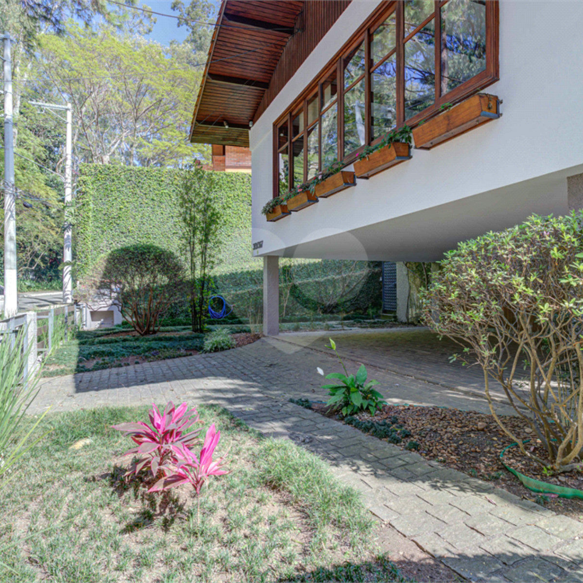 Casa Térrea à venda com 4 quartos, sendo 1 suíte, em Jardim Marajoara, São Paulo, SP