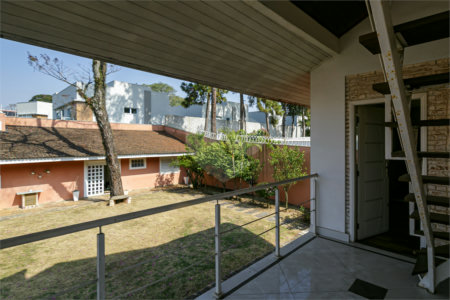 Sobrado à venda ou para alugar com 6 quartos, sendo 5 suítes, em Jardim Prudência, São Paulo, SP