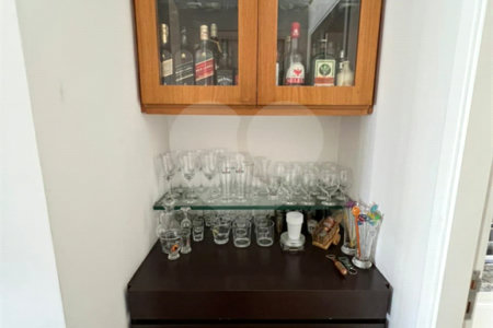 Apartamento à venda com 2 suítes em Campo Belo, São Paulo, SP