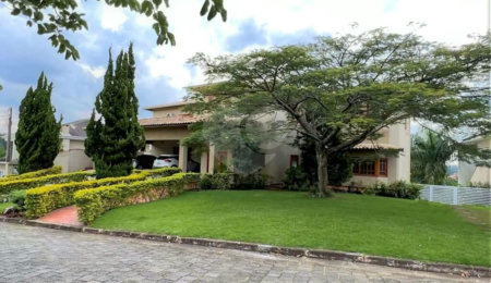 Casa à venda com 4 quartos, sendo 3 suítes,  em Jardim Passárgada I, Cotia, SP