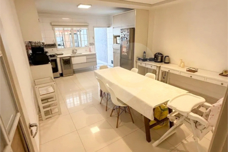 Casa à venda com 4 quartos em Vila Fiat Lux, São Paulo