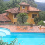 Casa à venda com 5 quartos, sendo 4 suítes, no condomínio Alpes da Cantareira, Mairiporã - SP