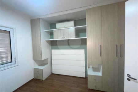 Casa à venda com 3 quartos, sendo 1 suíte,  no condomínio Vilagio Viccino, São Paulo - SP
