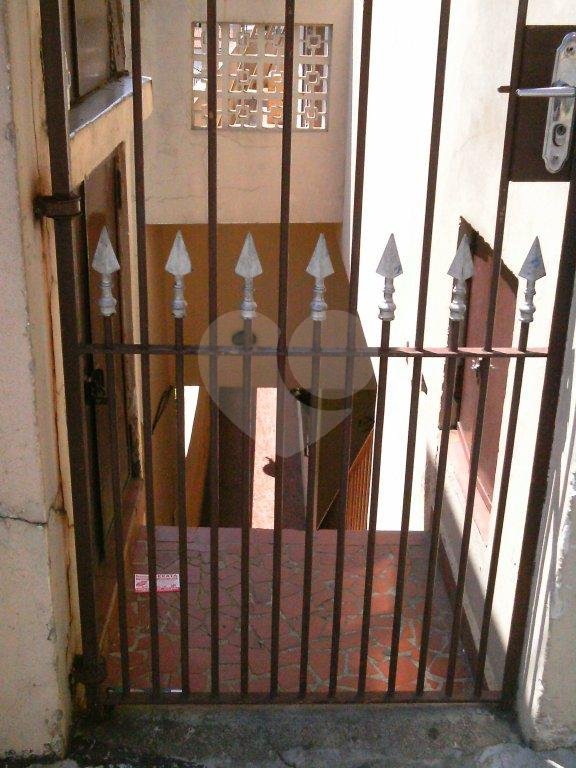Casa à venda com 4 quartos em Parque Peruche, São Paulo, SP