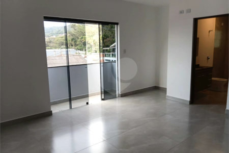 Sobrado para alugar com 2 quartos, sendo 1 suíte, no Centro, São Roque, SP