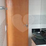Casa à venda ou para alugar com 3 quartos, sendo 2 suítes,  no condomínio Residencial Erika, São Paulo - SP